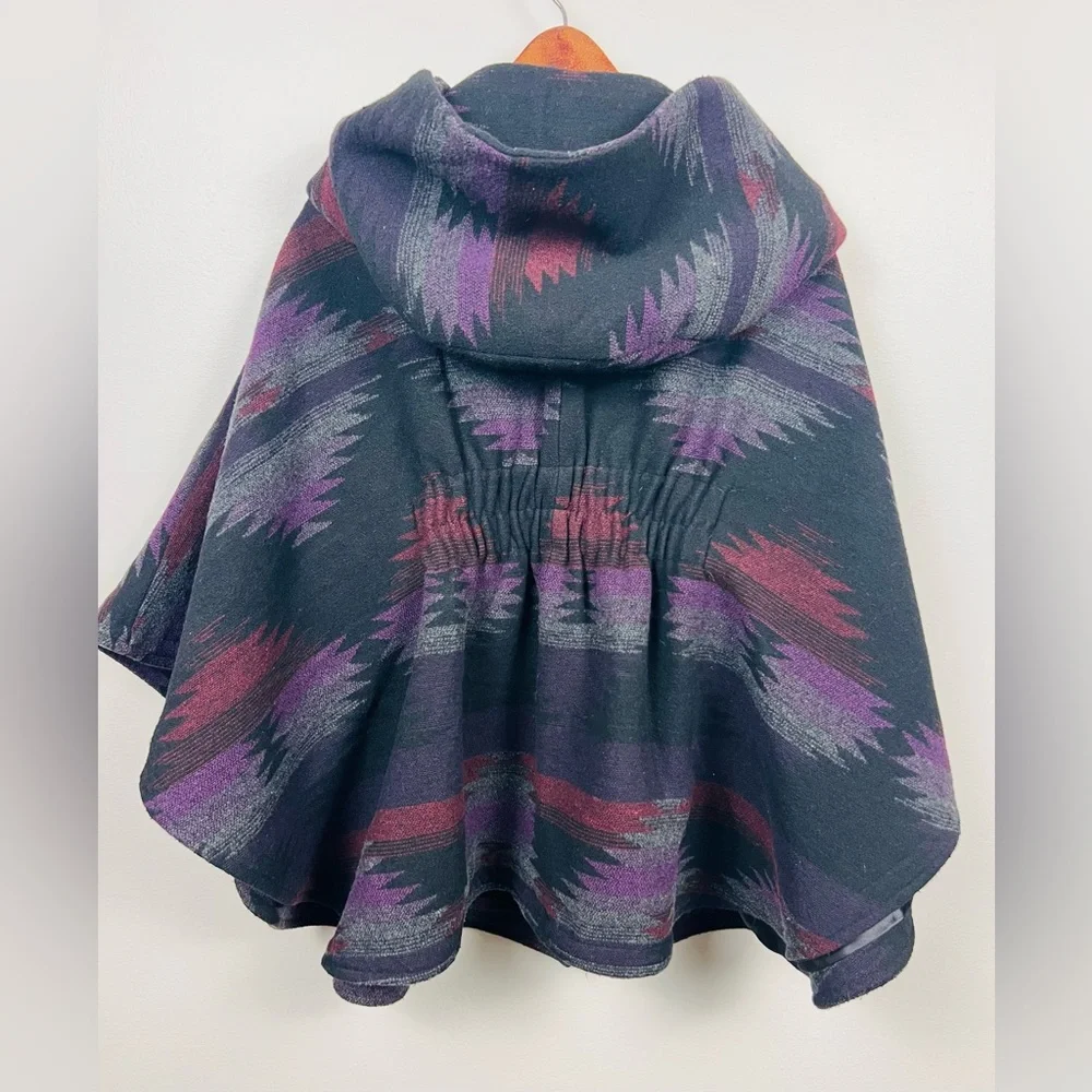 Steve Madden Poncho-Style Jacket – Southwest Geometric Hooded Cape, Size M - Picture 8 of 13